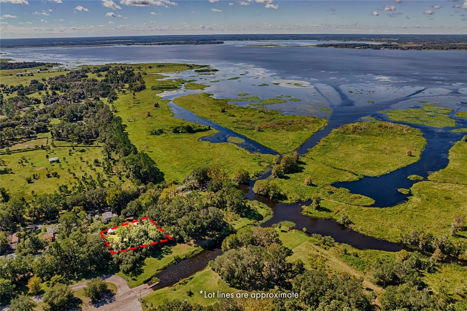 Direct access to Orange Lake and Cross Creek