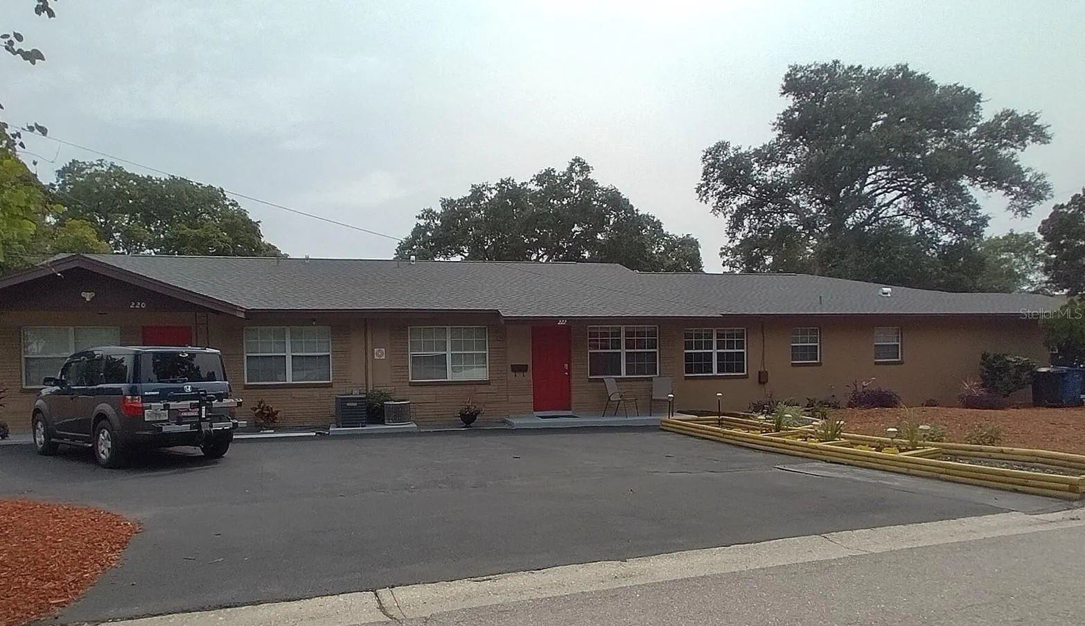 Southeast Blvd (2) 2Bedroom 1Bathroom units.