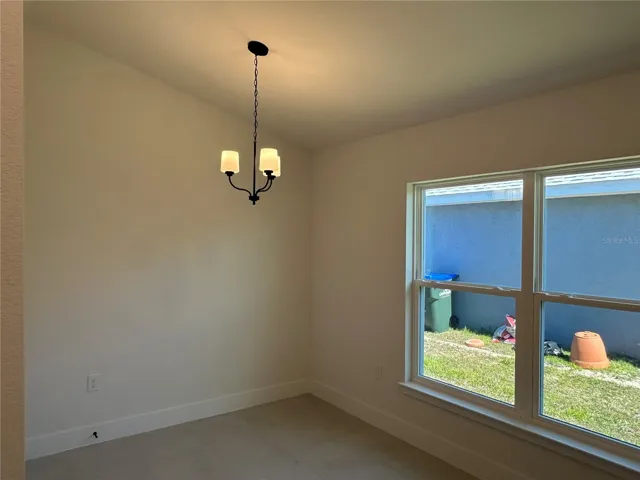 Dinette in Kitchen Area