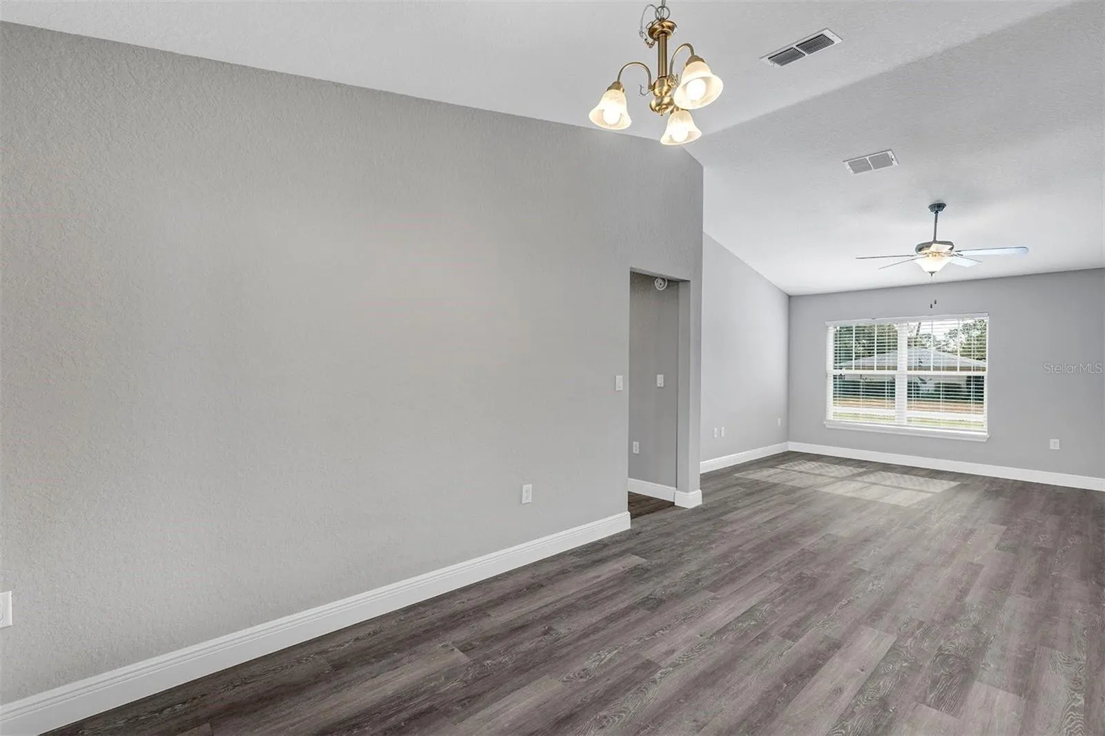 10 Cedar Tree Dr, Ocala, Florida 34472, 3 Bedrooms Bedrooms, ,2 BathroomsBathrooms,Residential,For Sale,CEDAR TREE,O6273762