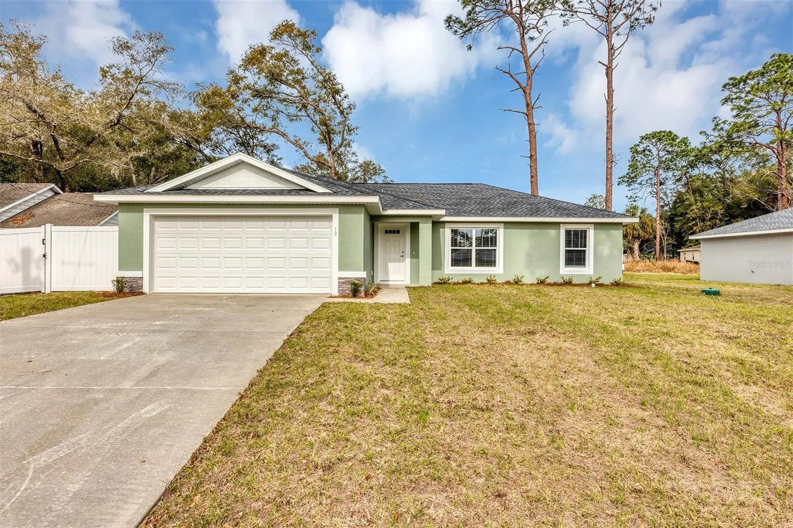 10 Cedar Tree Dr, Ocala, Florida 34472, 3 Bedrooms Bedrooms, ,2 BathroomsBathrooms,Residential,For Sale,CEDAR TREE,O6273762