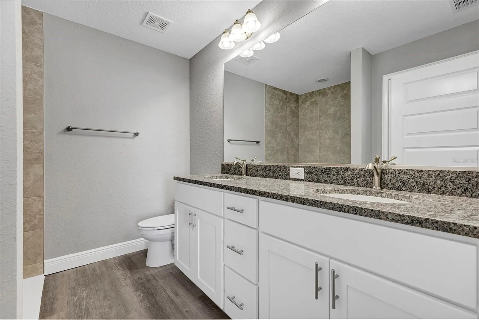 10 Cedar Tree Dr, Ocala, Florida 34472, 3 Bedrooms Bedrooms, ,2 BathroomsBathrooms,Residential,For Sale,CEDAR TREE,O6273762