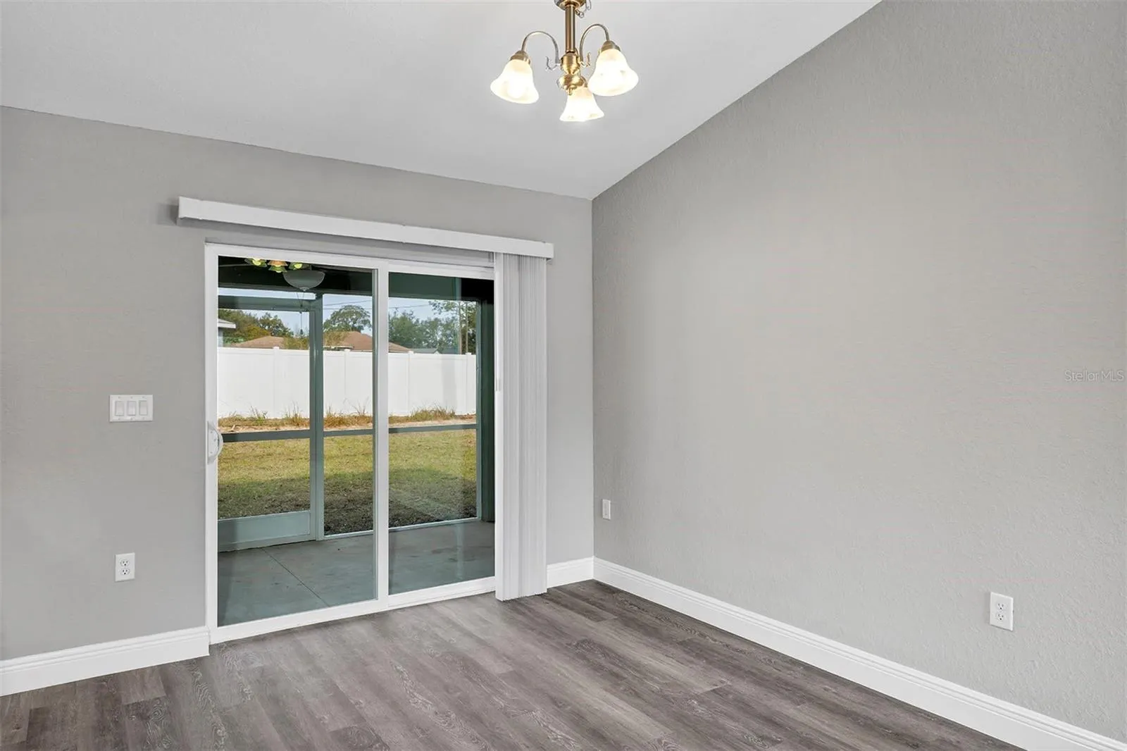 10 Cedar Tree Dr, Ocala, Florida 34472, 3 Bedrooms Bedrooms, ,2 BathroomsBathrooms,Residential,For Sale,CEDAR TREE,O6273762