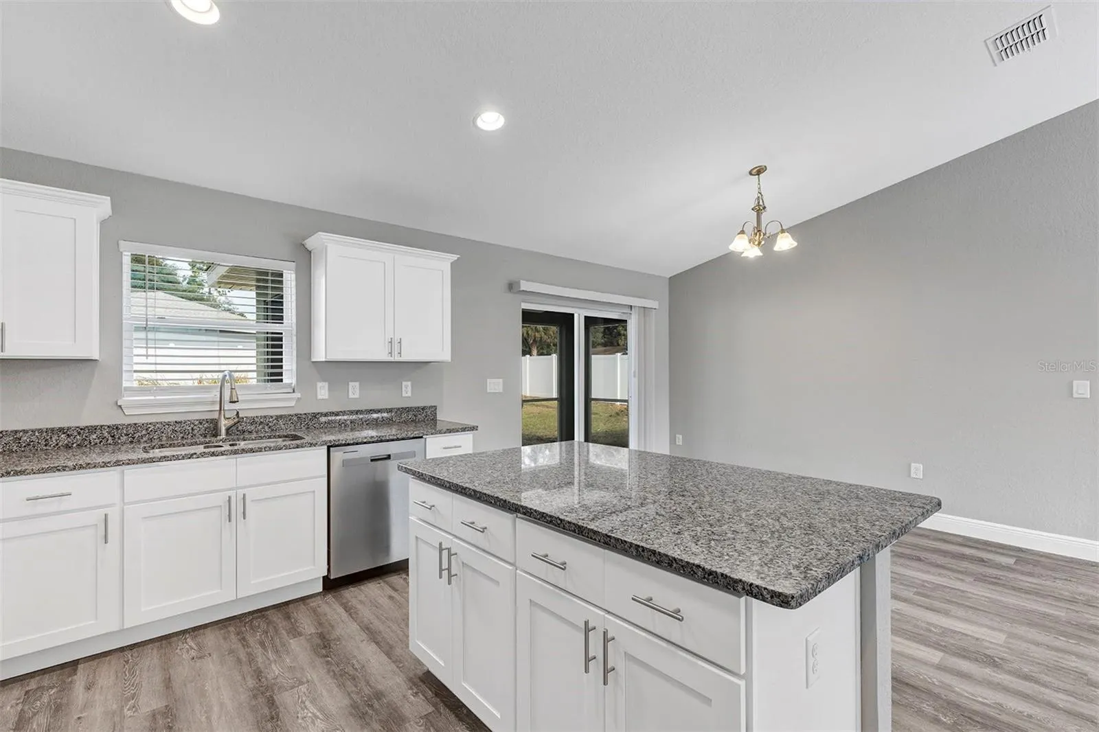 10 Cedar Tree Dr, Ocala, Florida 34472, 3 Bedrooms Bedrooms, ,2 BathroomsBathrooms,Residential,For Sale,CEDAR TREE,O6273762