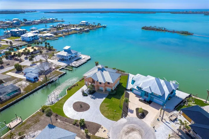 Spectacular unobstructed views of the Intracoastal!