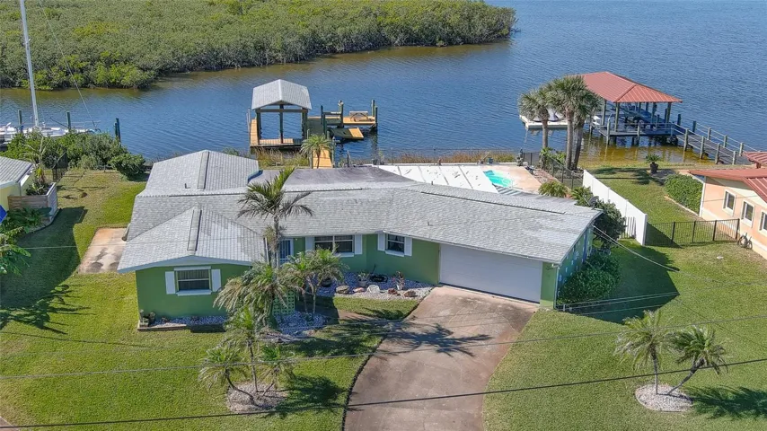 Deep Water-Don't miss out on this deep water home situated in a prime location.