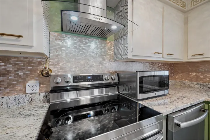Close up of kitchen . . . note back splash . . .