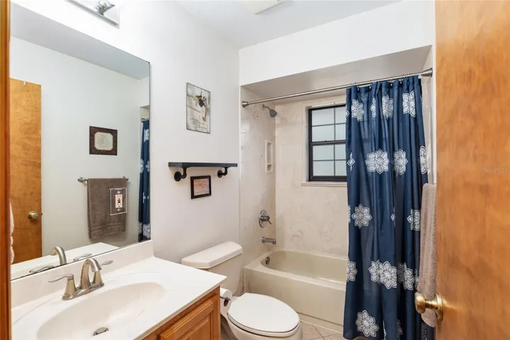 Guest bathroom #1