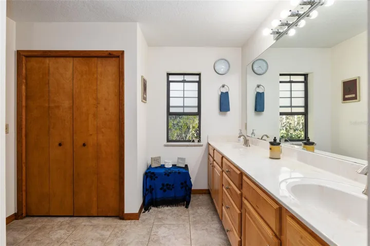 Master bathroom His/hers sinks