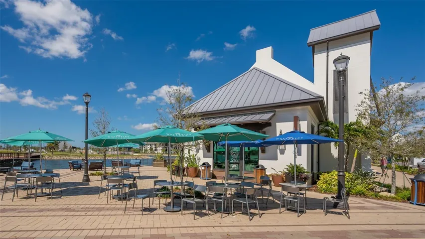 Waterside Outdoor Dining Lakeside