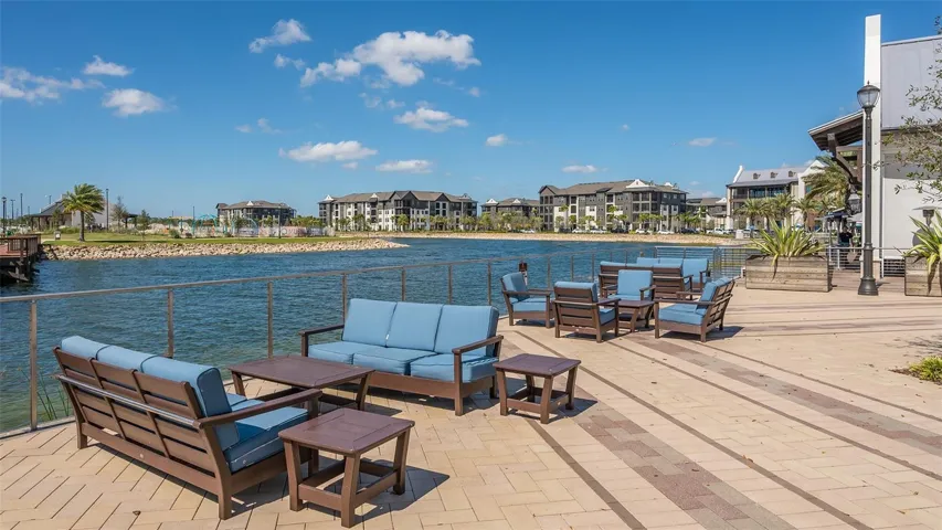 Relax Outdoors at Waterside