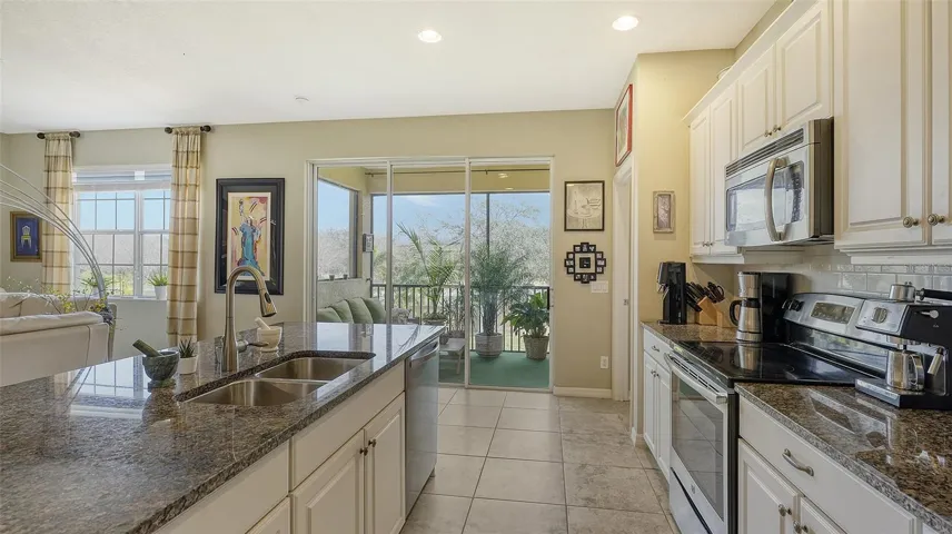 Kitchen Open to Lanai
