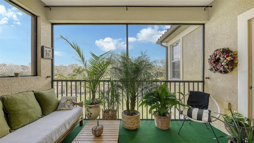 Roomy Screened Lanai