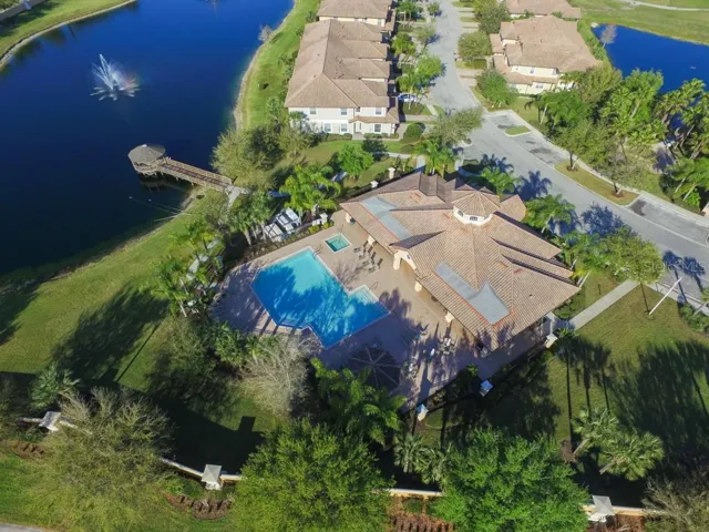 Miramar Clubhouse & Pool Lakeside