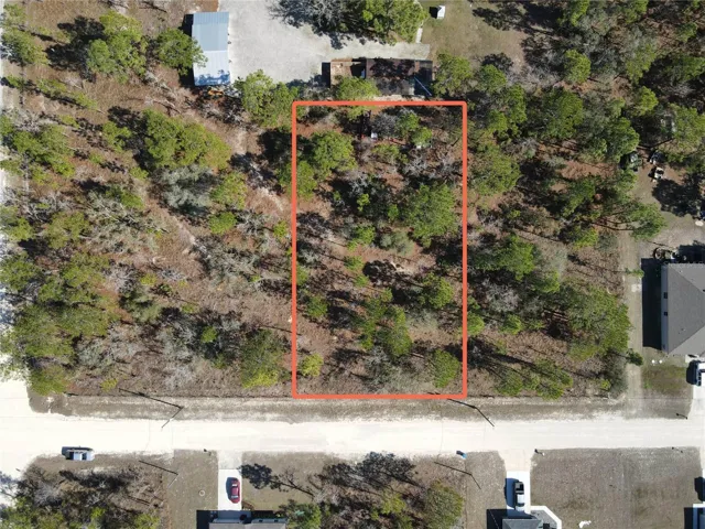 Property with approximate border