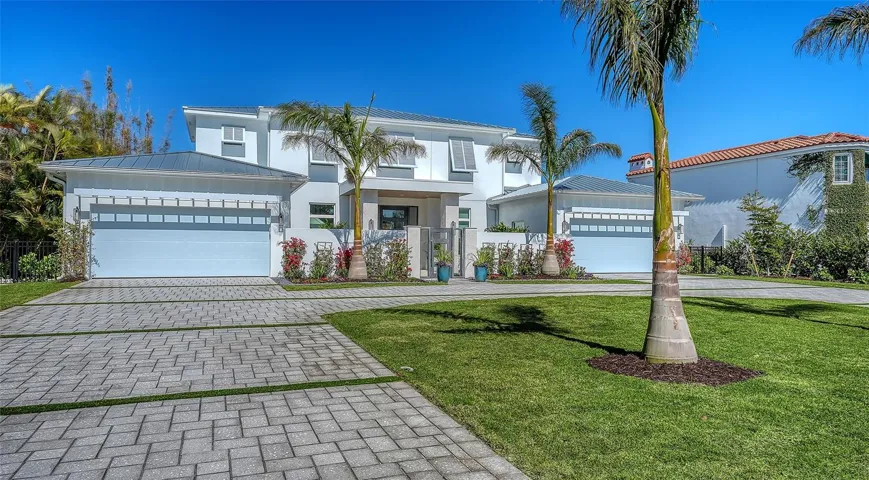 Horseshoe circular paved driveway