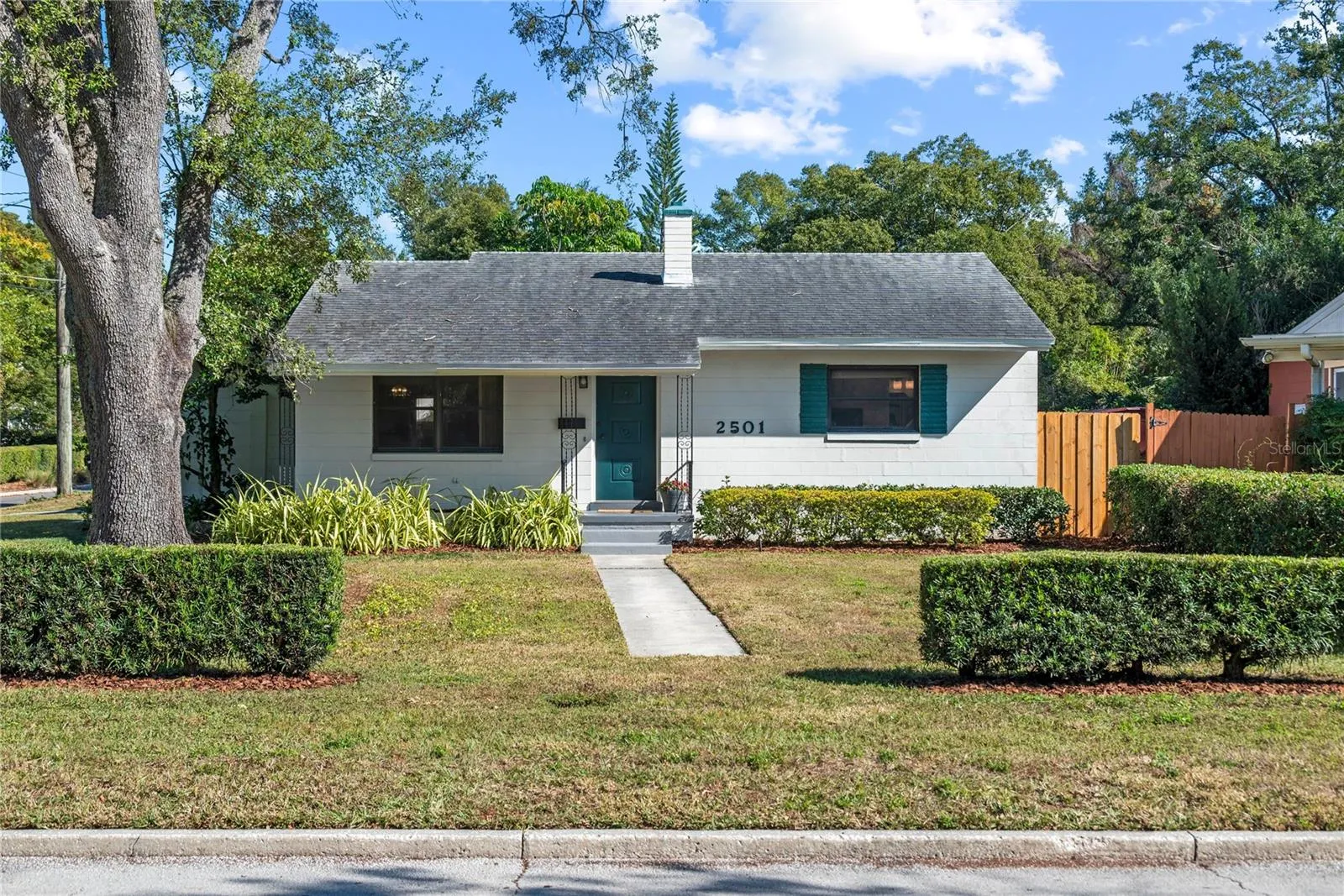 Adorable 3/2 SODO home on a beautiful corner lot