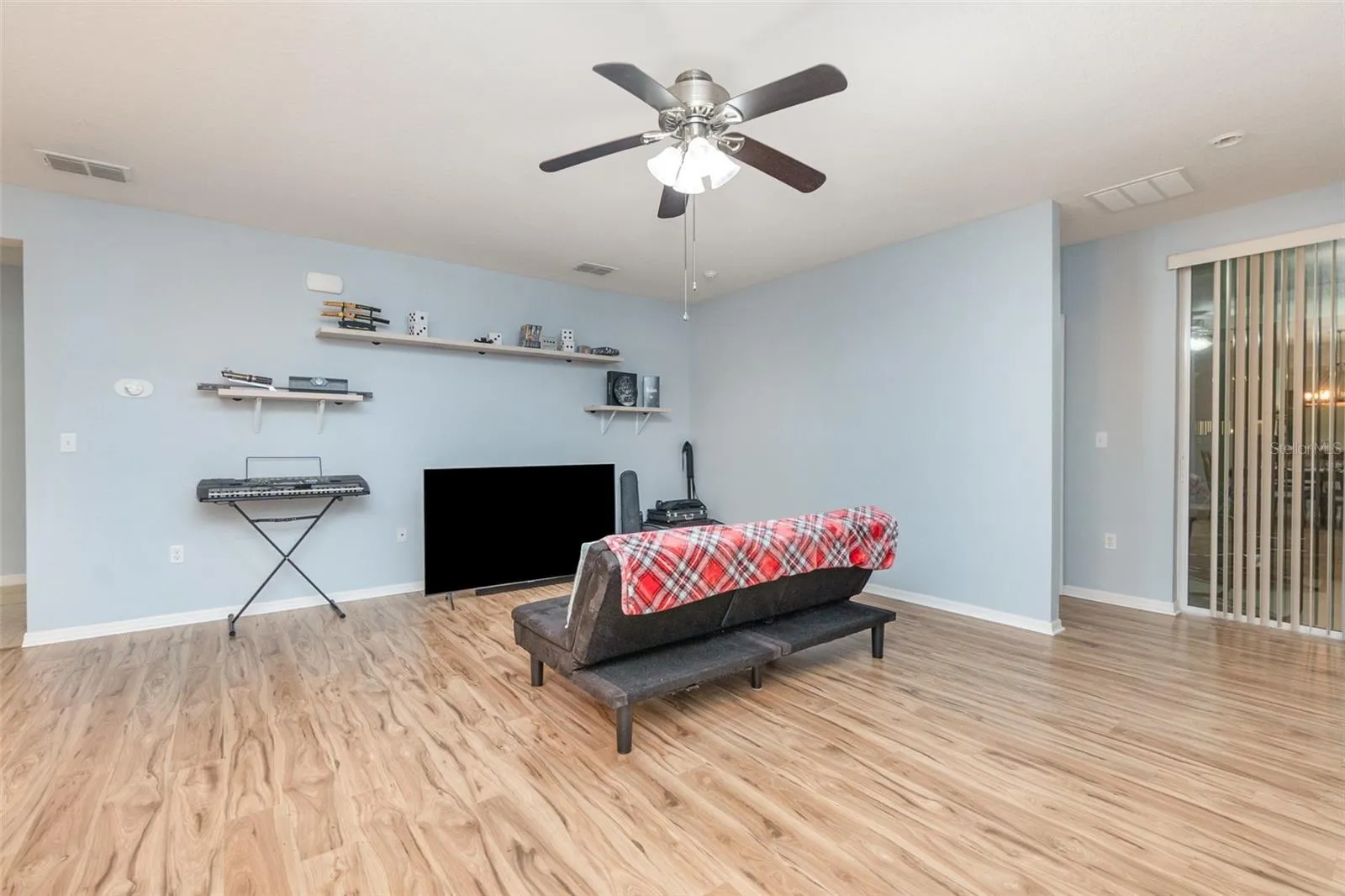 1569 Tamarind Rd, Davenport, Florida 33896, 3 Bedrooms Bedrooms, ,2 BathroomsBathrooms,Residential,For Sale,TAMARIND,O6275352