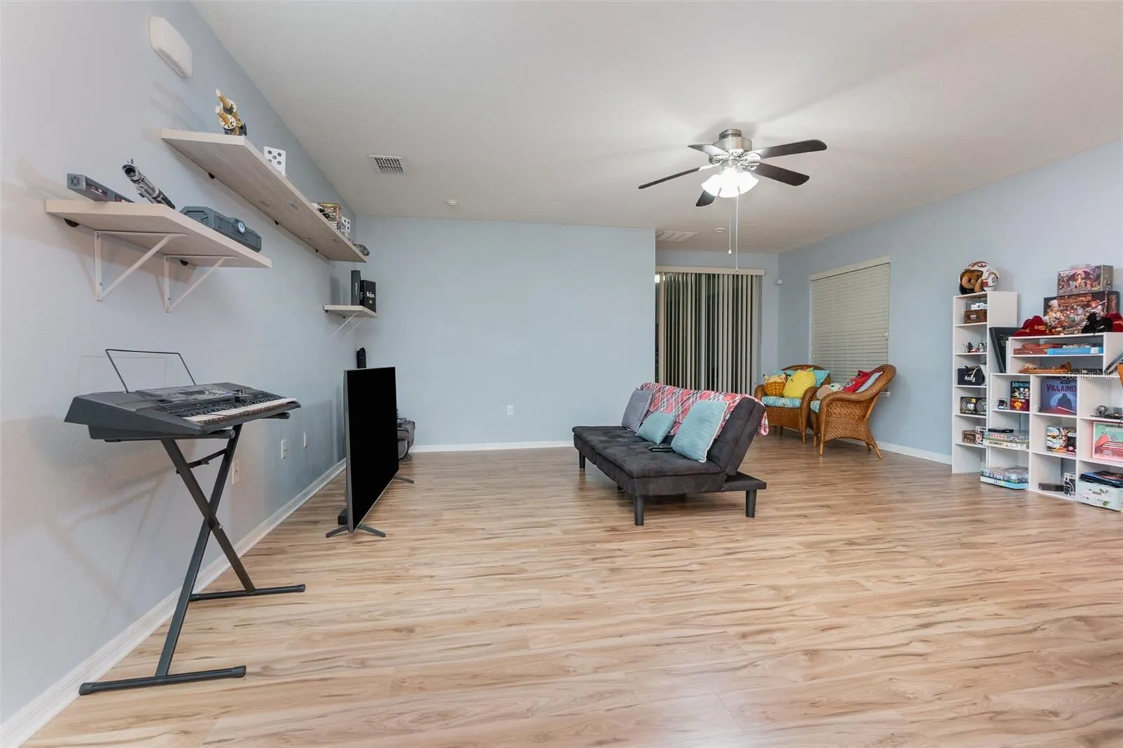 1569 Tamarind Rd, Davenport, Florida 33896, 3 Bedrooms Bedrooms, ,2 BathroomsBathrooms,Residential,For Sale,TAMARIND,O6275352