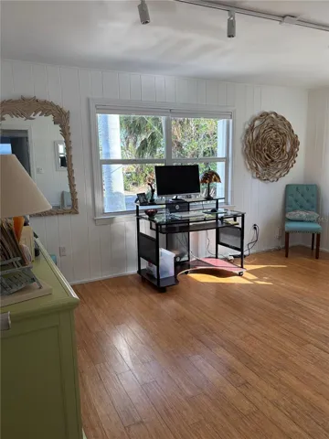 2nd office lots of light and windows