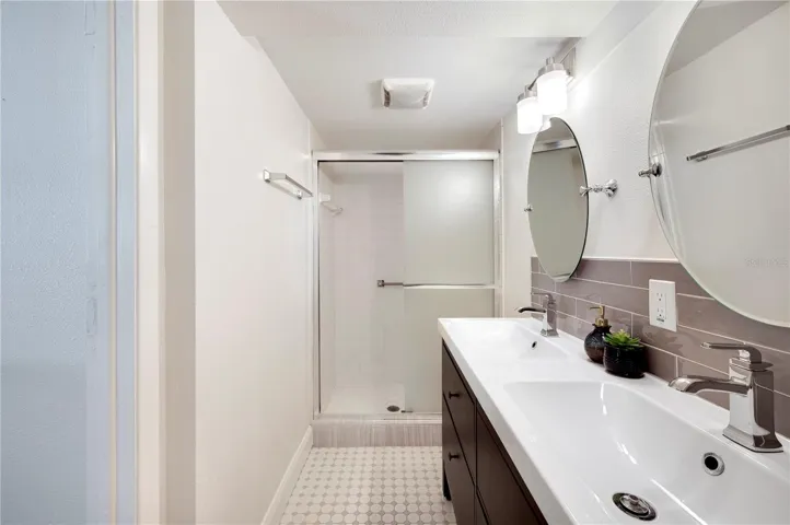 Owners en-suite bathroom