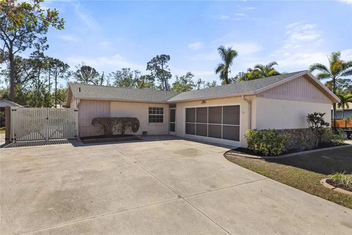 No HOA, CDD, or Deed Restrictions
