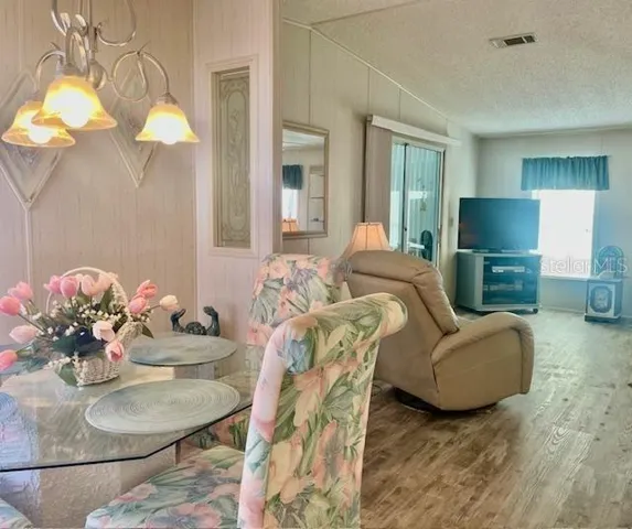 Dinette to Living Room
