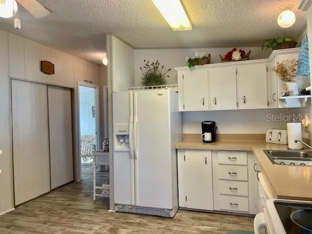 Kitchen Lots of Storage