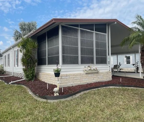 Front/Enclosed Lanai