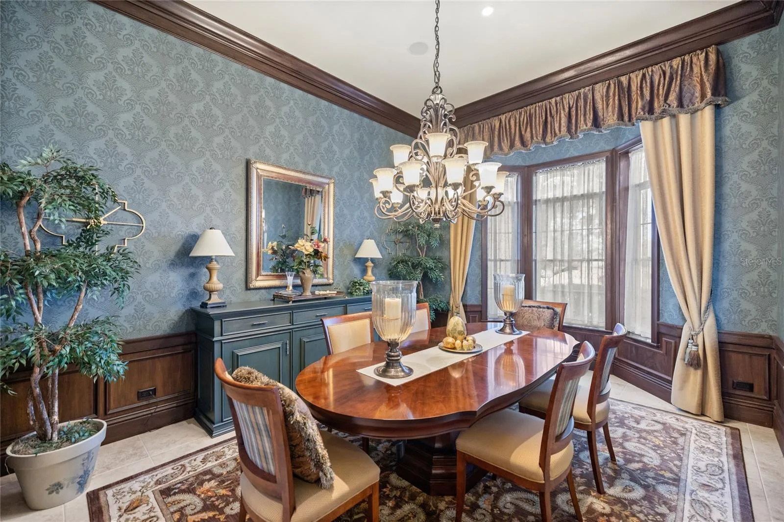 Formal dining room