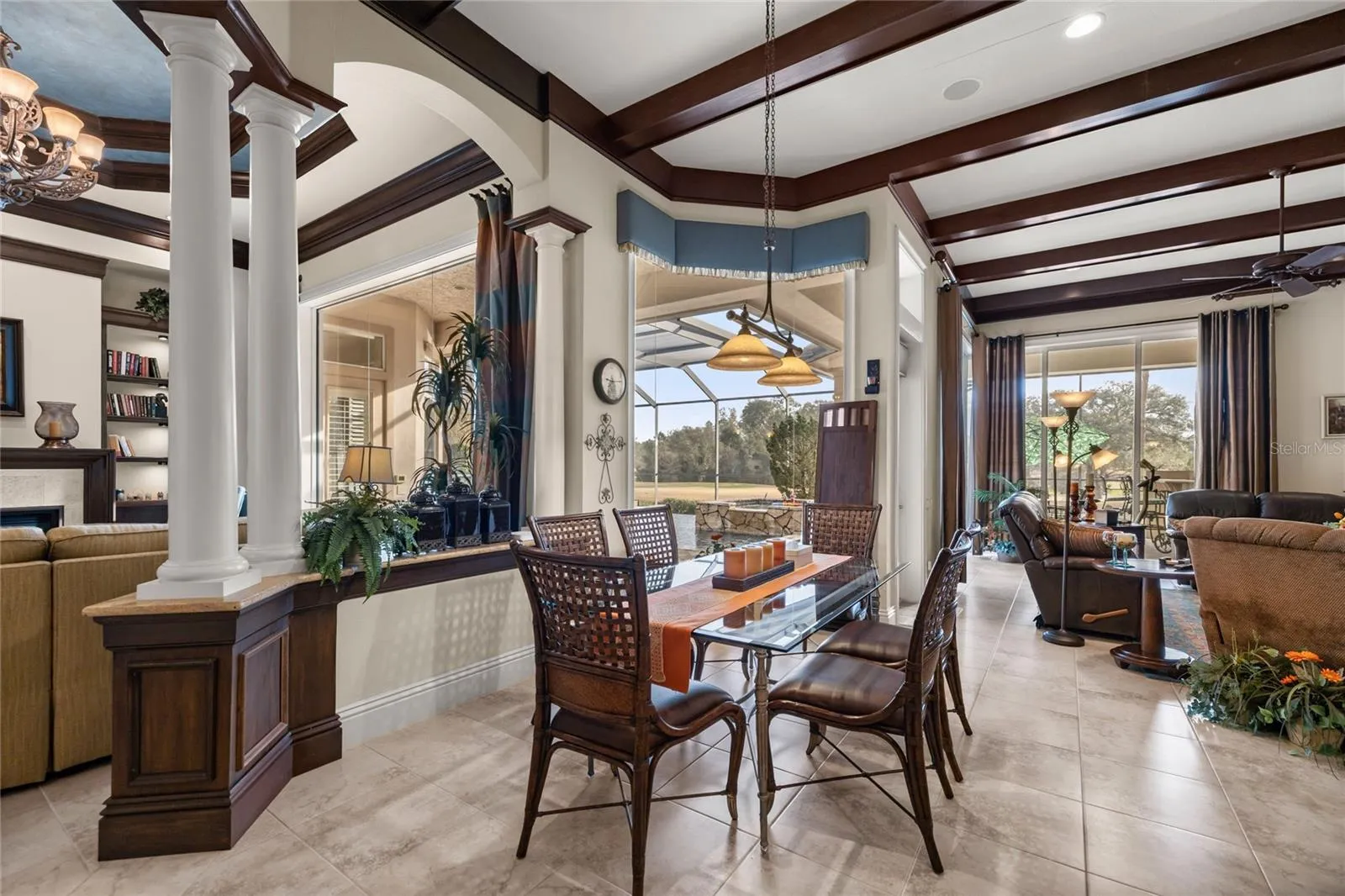 Breakfast nook off kitchen