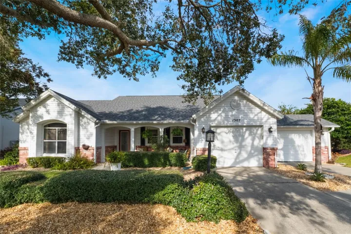 BOND PAID! 2/2 SABEL KEY MODEL, TURNKEY WITH GAS GOLF CART!