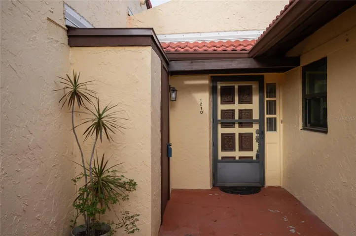 Entryway to unit 1210