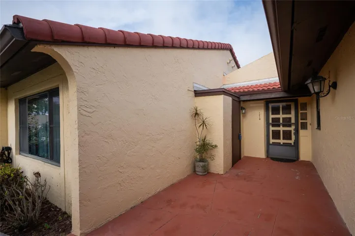 Entryway to unit 1210