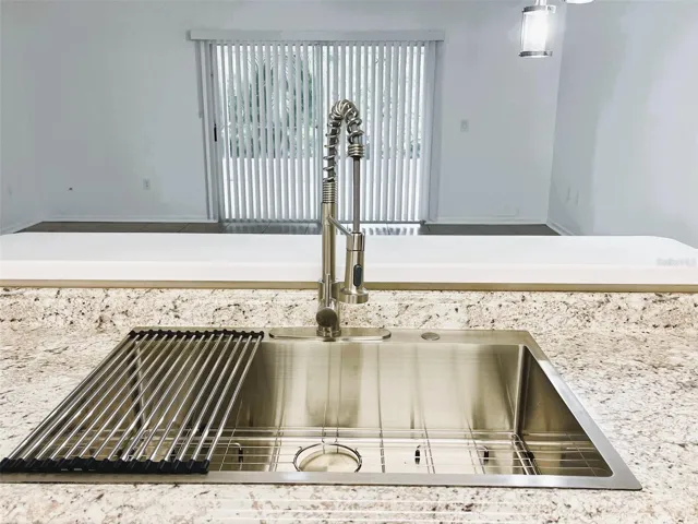 Kitchen with Breakfast Bar