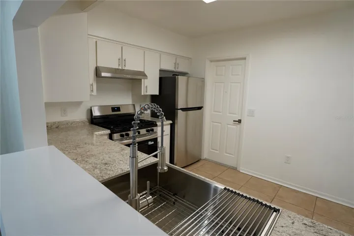 Kitchen with Breakfast Bar
