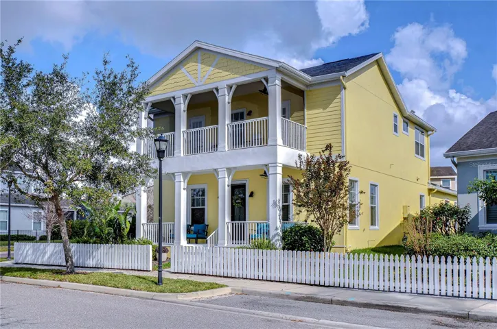 Beautiful Taylor Morrison home located in the Winthrop Community!