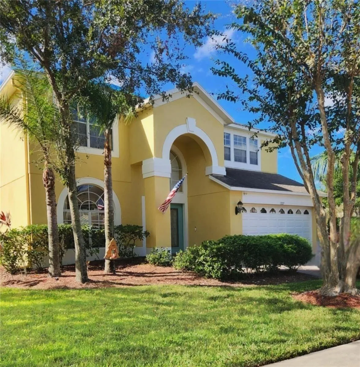 Picture perfect curb appeal!