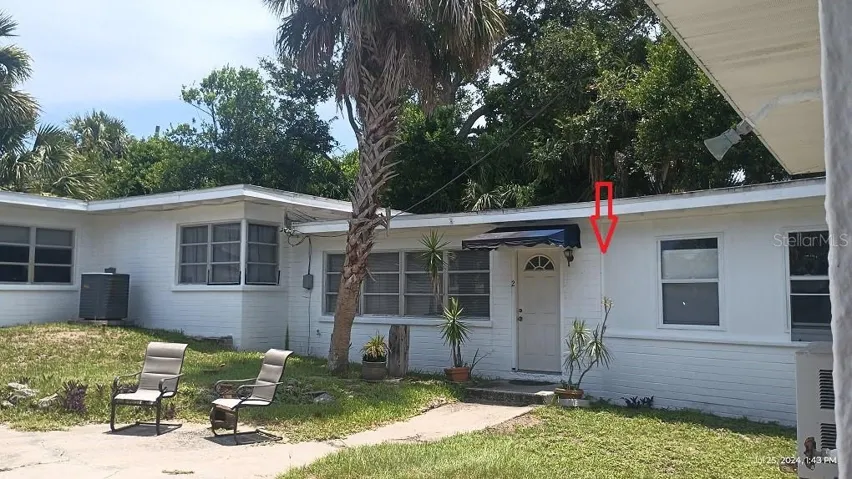 The following pics are of the guest house