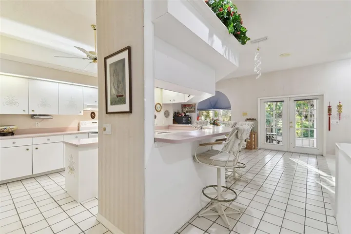 kitchen with breakfast bar