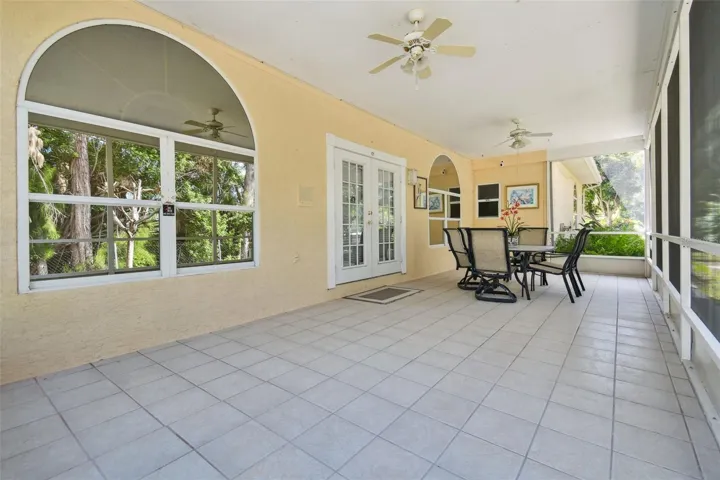 Lanai with lots of space