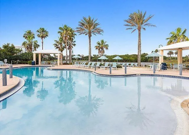 Cinnamon Beach Gradual Slope Club Pool
