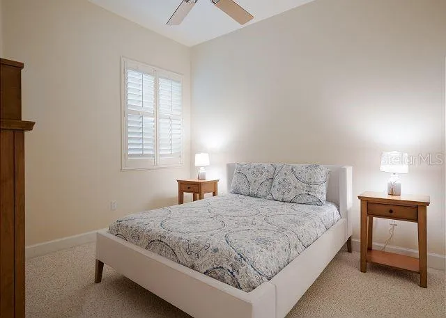 Queen Bedroom with en-suite full bath