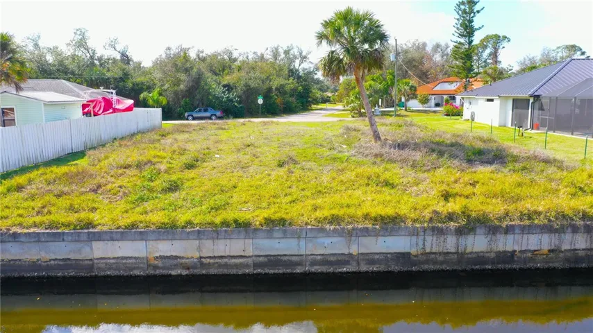 Durable Concrete Seawall for Lasting Protection