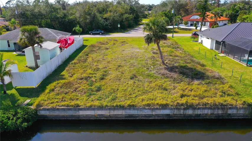 80-Foot Concrete Seawall for Lasting Protection