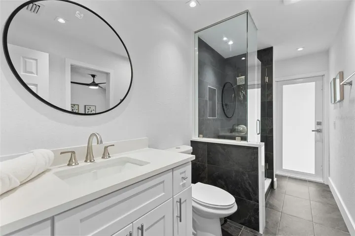 Guest Bath with Pool Access