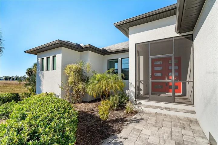 Screened Entryway