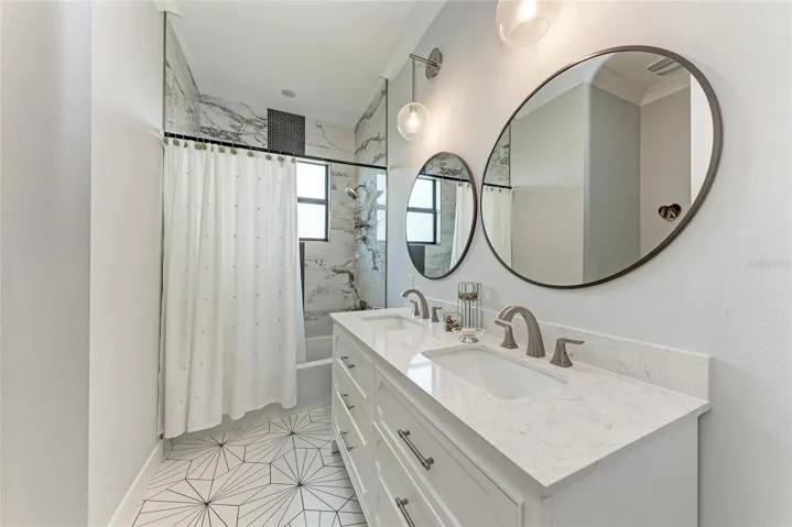 Gorgeous Guest Bathroom