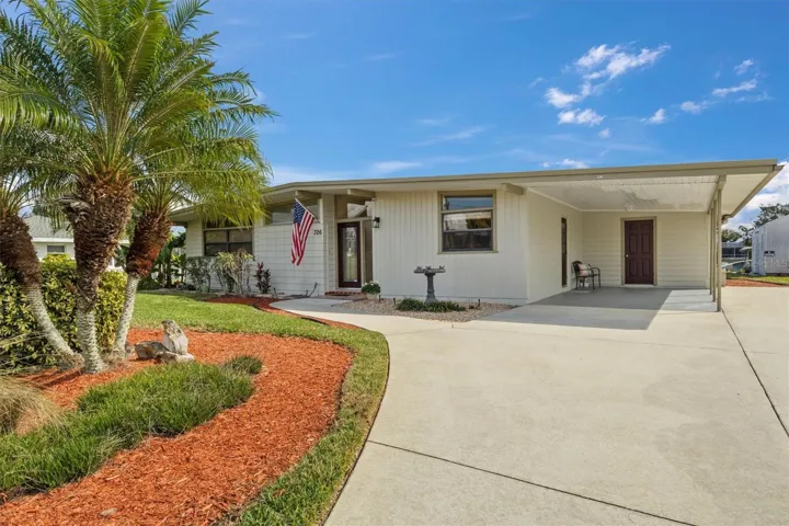 Welcome to 326 Canal Dr!