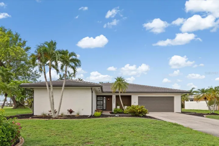 1301 Appian - in the heart of Punta Gorda Isles